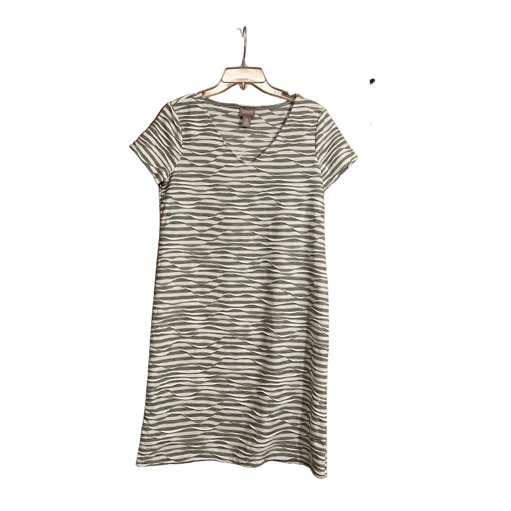 Chicos Short sleeve Dress Size Chicos 0.         B2